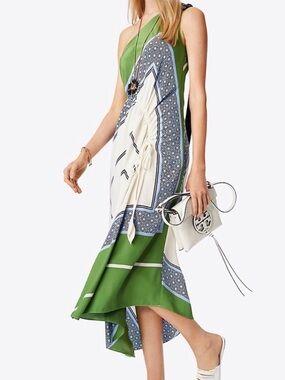 NWT Tory burch Sloane  light chambray octagon square scarf Dress size 6